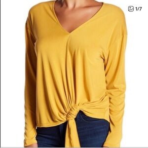 ASTR The Label Ruched Tie Front Top
Mustard Yellow Size Medium